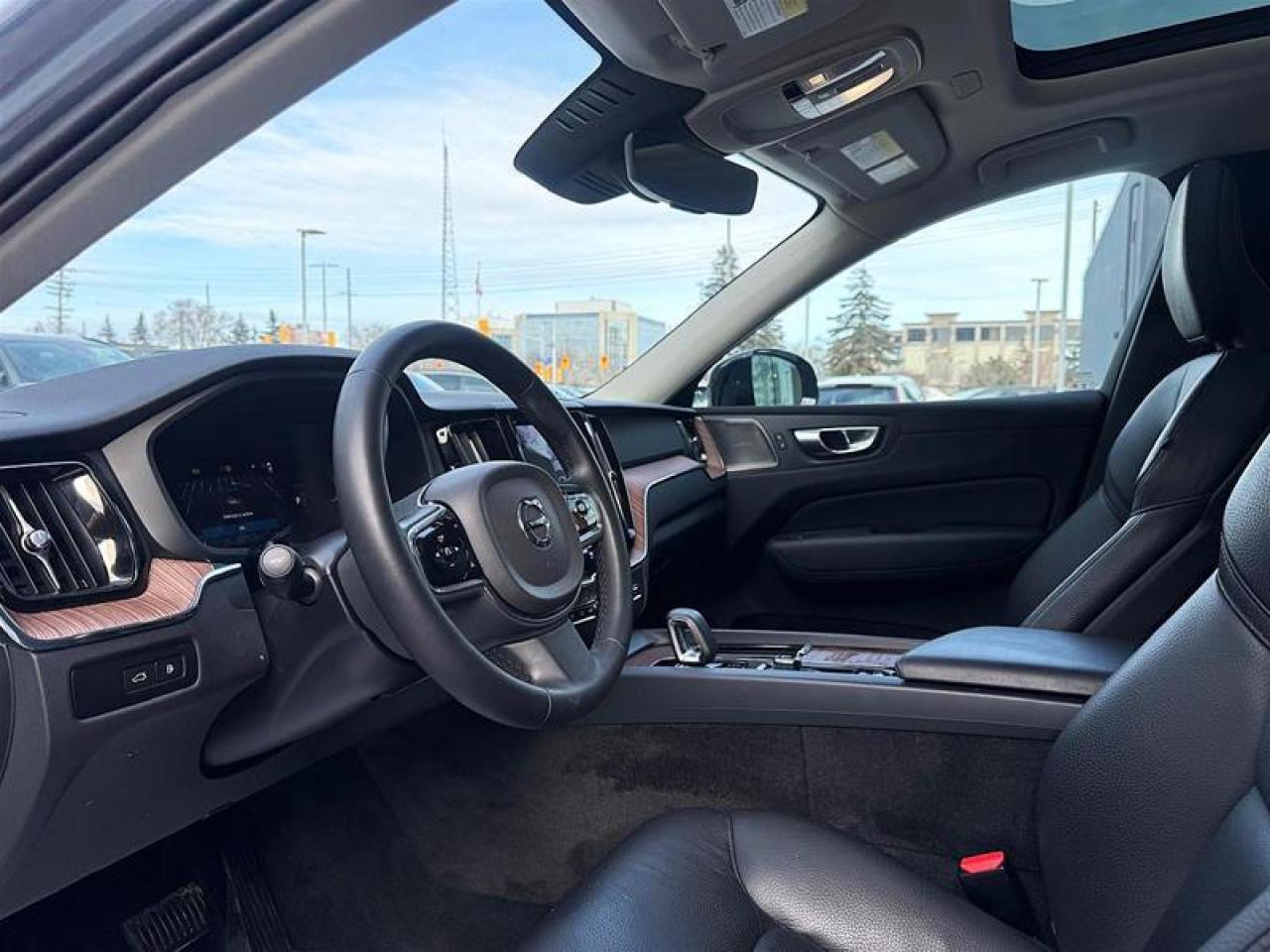 2024 Volvo XC60 Recharge T8 eAWD PHEV Plus Dark Theme Photo