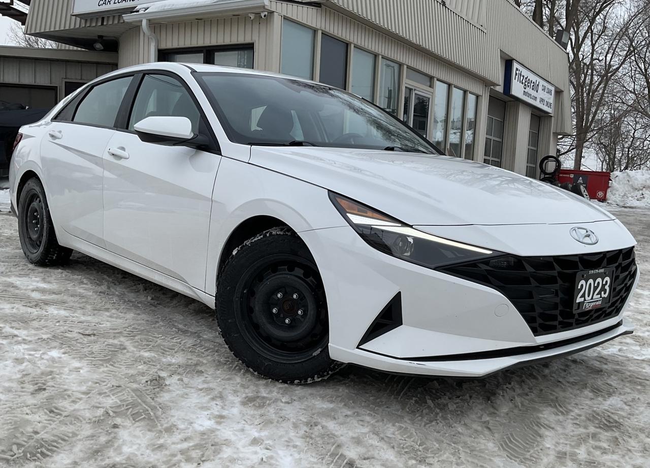 2023 Hyundai Elantra Preferred W/Tech Pkg -NAV! BACK-UP CAM! BSM! SUNRO Photo0