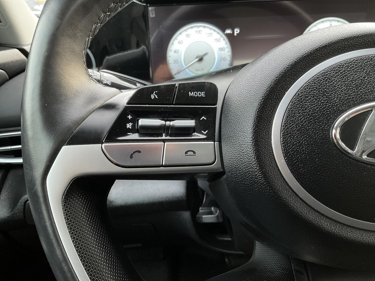 2023 Hyundai Elantra Preferred W/Tech Pkg -NAV! BACK-UP CAM! BSM! SUNRO Photo