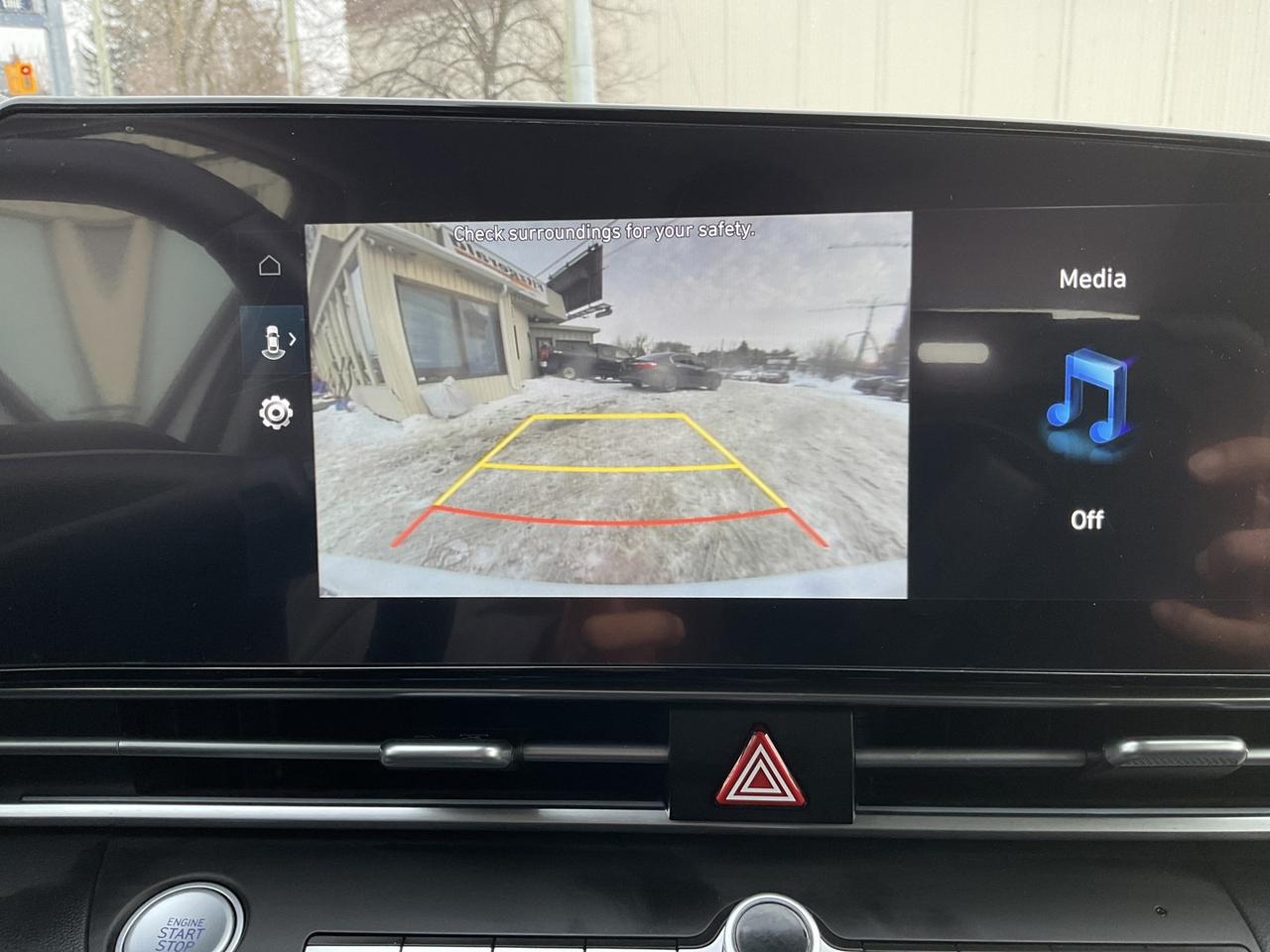 2023 Hyundai Elantra Preferred W/Tech Pkg -NAV! BACK-UP CAM! BSM! SUNRO Photo