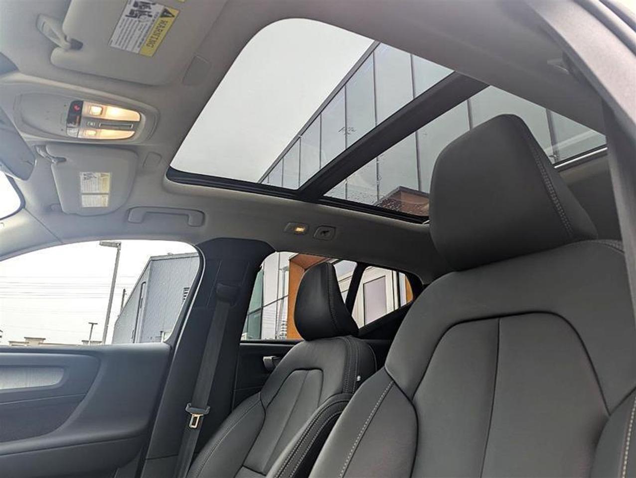 2025 Volvo XC40 B5 AWD Plus Dark Theme   Finance 84 months @ 3.49% Photo