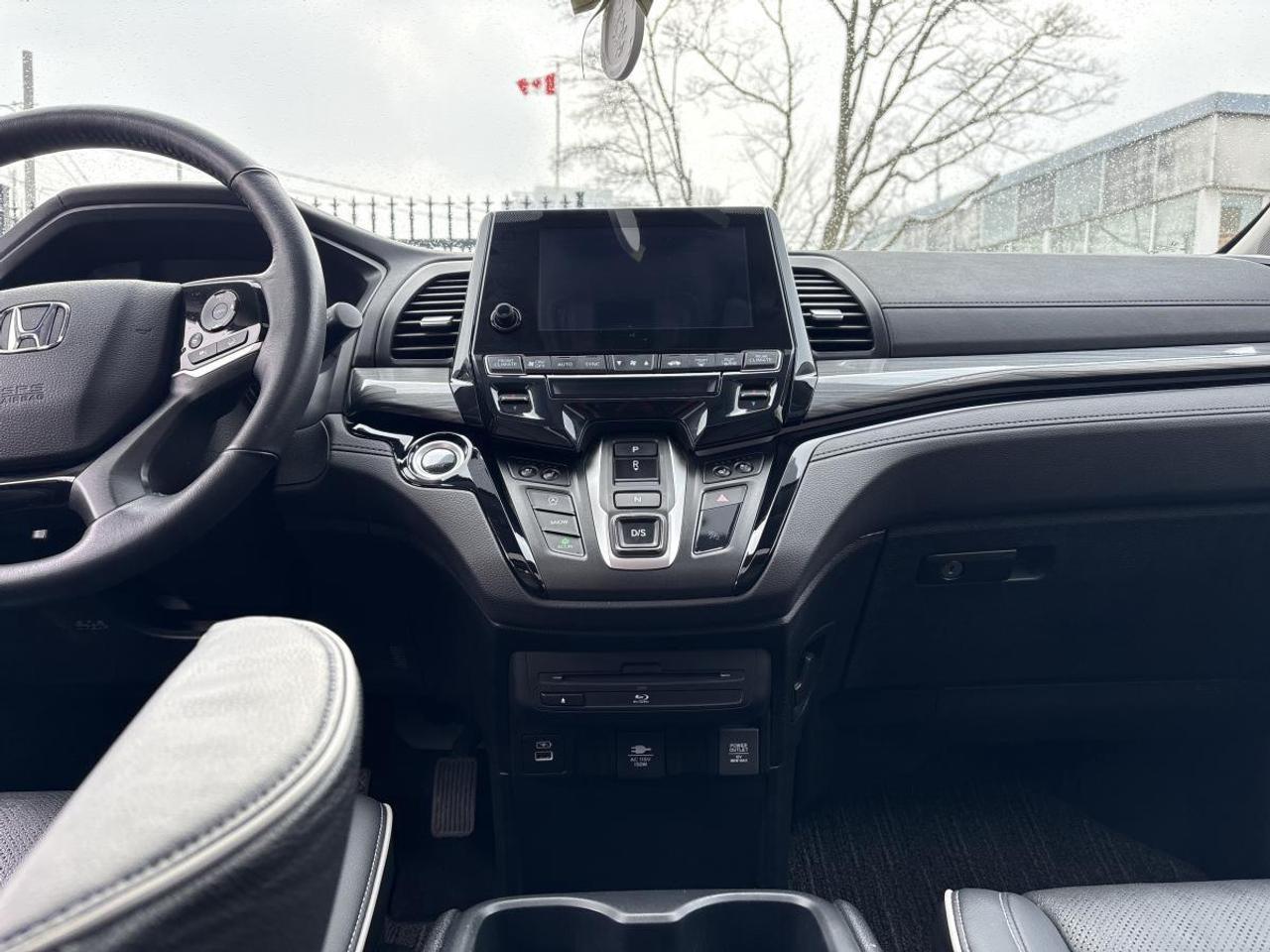 2023 Honda Odyssey Touring Photo