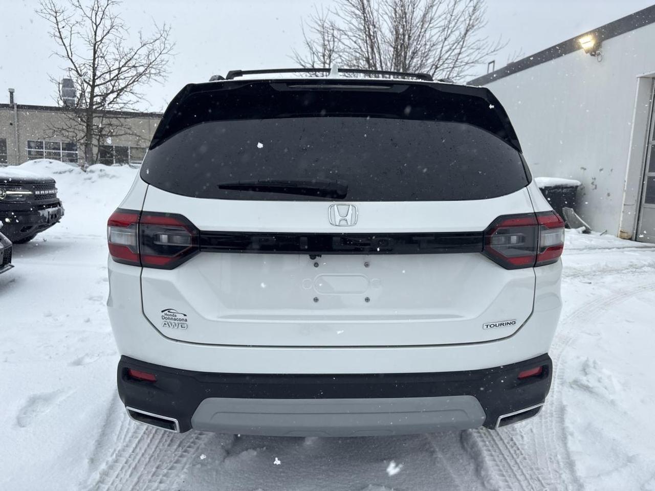 2025 Honda Pilot Touring Honda Certified With 7YR/160K Warranty Photo2