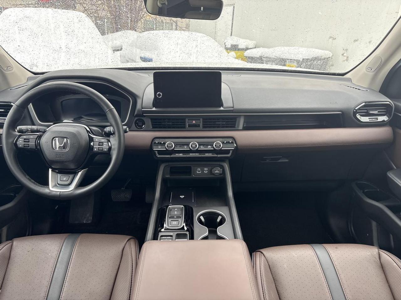 2025 Honda Pilot Touring Honda Certified With 7YR/160K Warranty Photo