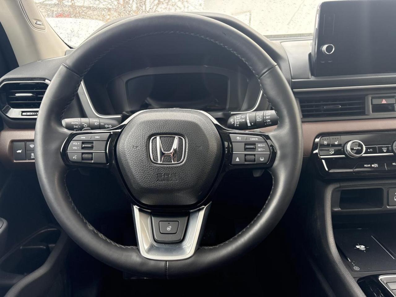 2025 Honda Pilot Touring Honda Certified With 7YR/160K Warranty Photo