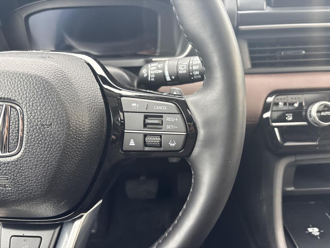 2025 Honda Pilot Touring Honda Certified With 7YR/160K Warranty Photo