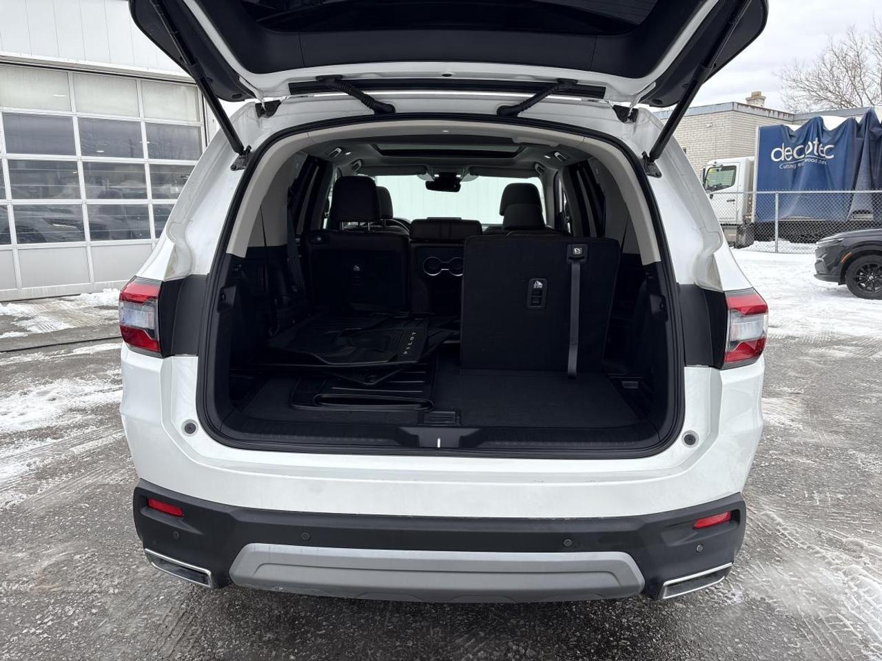 2025 Honda Pilot Touring Honda Certified With 7YR/160K Warranty Photo