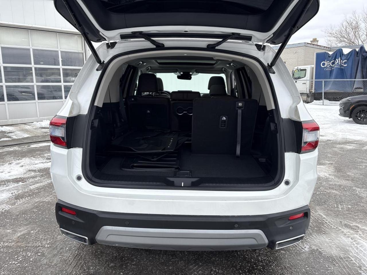 2025 Honda Pilot Touring Honda Certified With 7YR/160K Warranty Photo