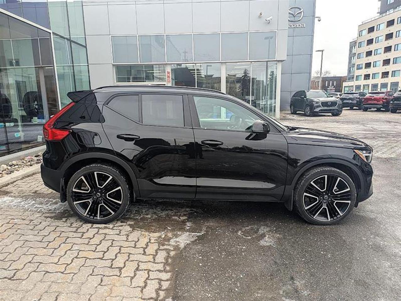 2025 Volvo XC40 B5 Ultra   AWD   Low KM   21” Wheels   Clean Photo