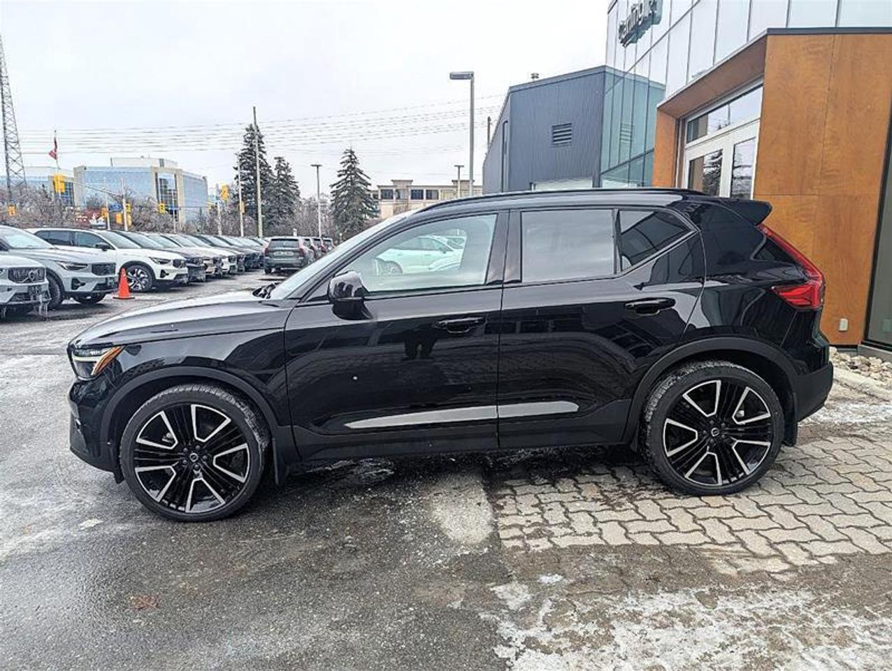 2025 Volvo XC40 B5 Ultra   AWD   Low KM   21” Wheels   Clean Photo