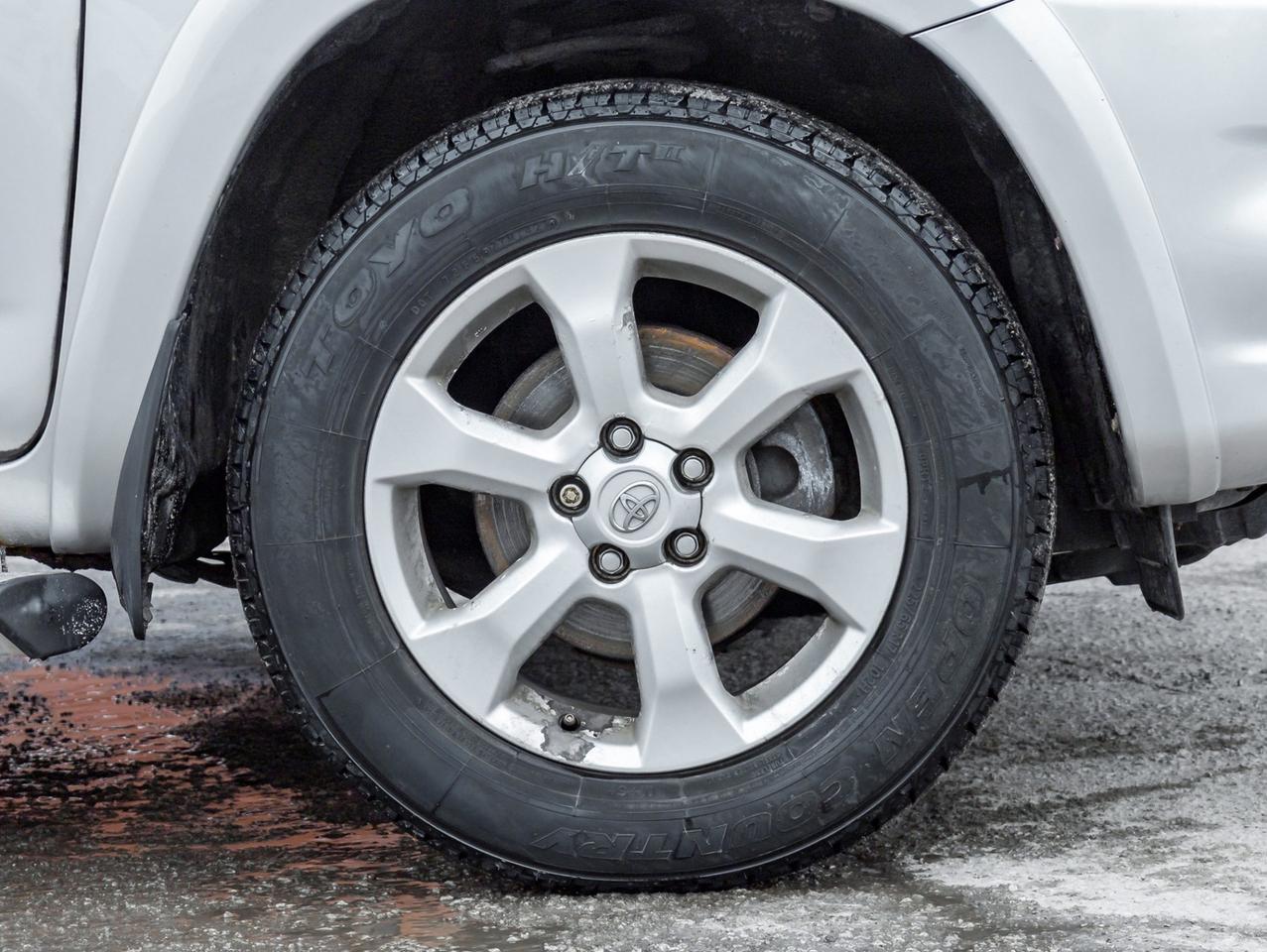 2009 Toyota RAV4 4WD V6 Limited, Leather, Sunroof, Camera Photo