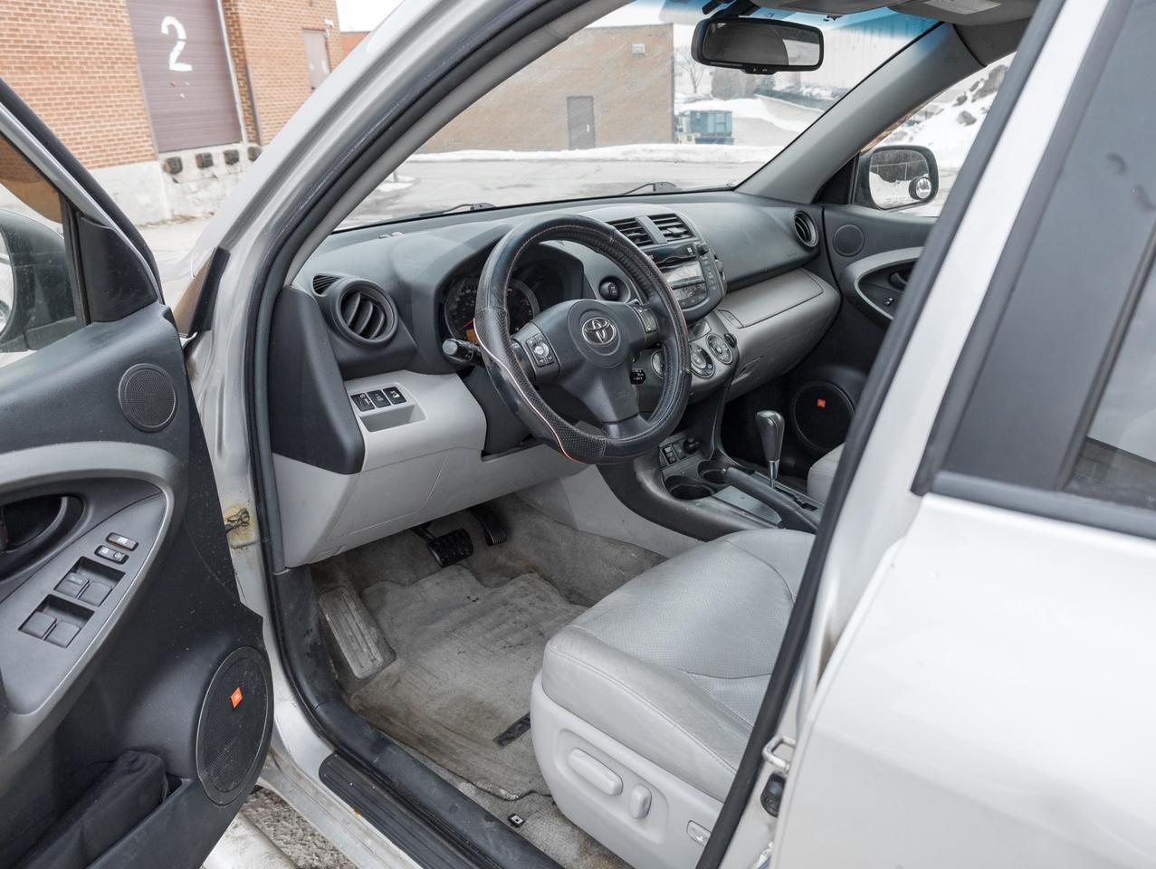 2009 Toyota RAV4 4WD V6 Limited, Leather, Sunroof, Camera Photo