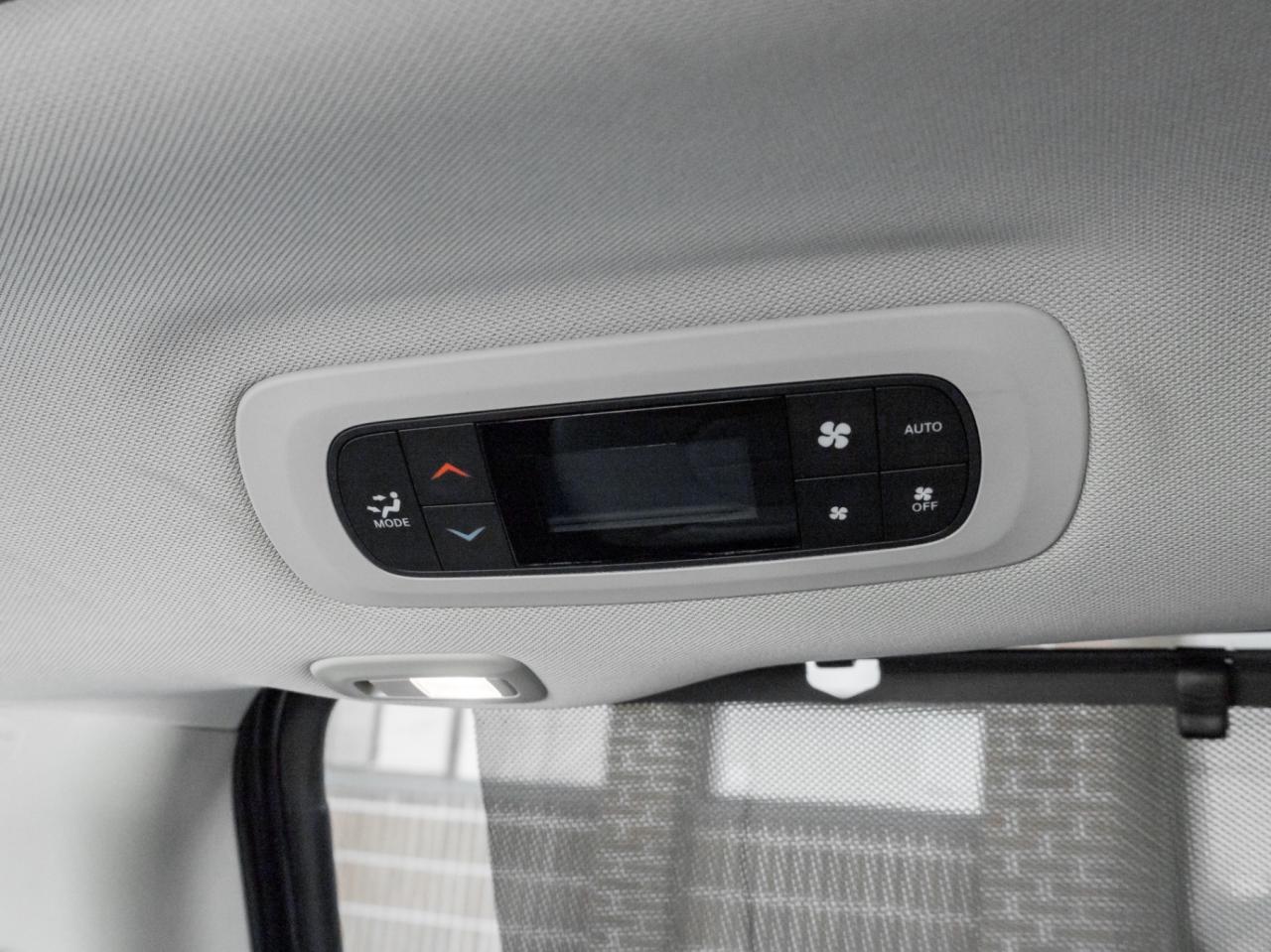 2017 Chrysler Pacifica Platinum Hybrid, Nav, Pano Sunroof Photo