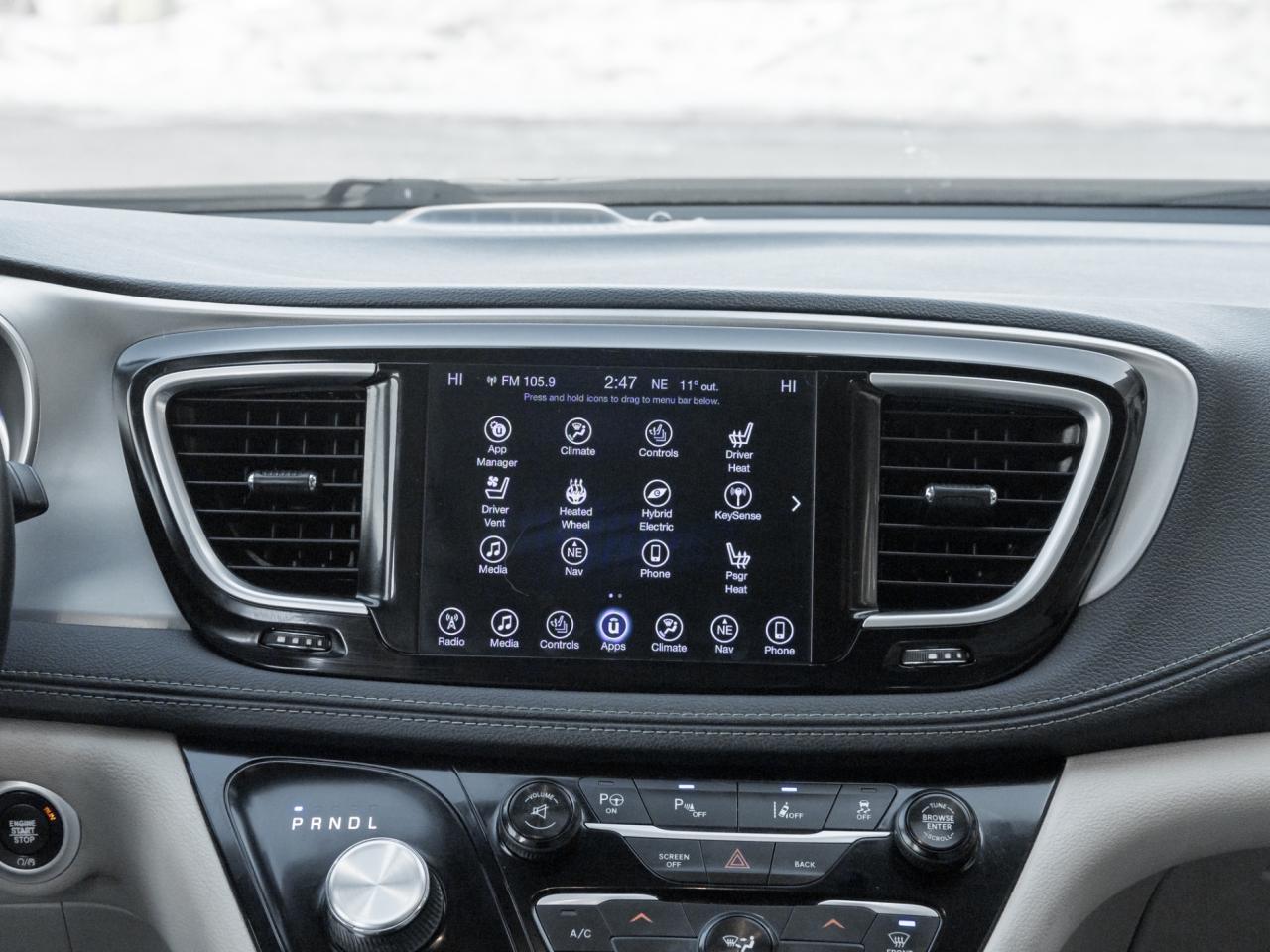 2017 Chrysler Pacifica Platinum Hybrid, Nav, Pano Sunroof Photo