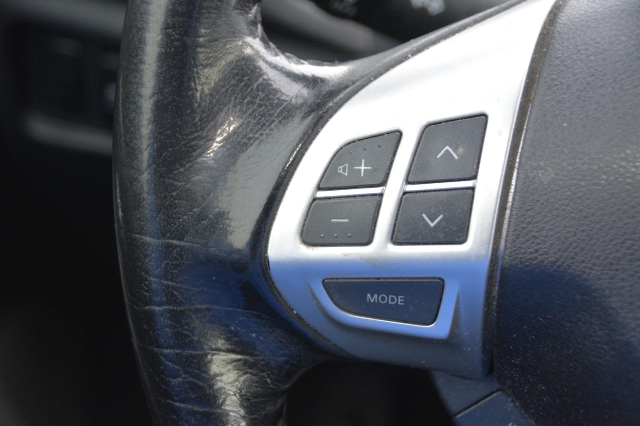 2011 Mitsubishi RVR ES Photo