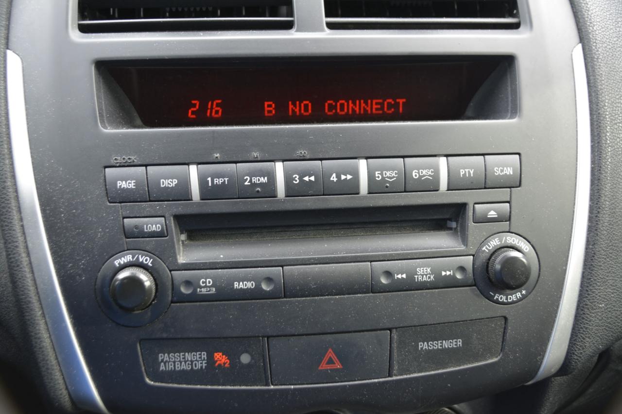 2011 Mitsubishi RVR ES Photo