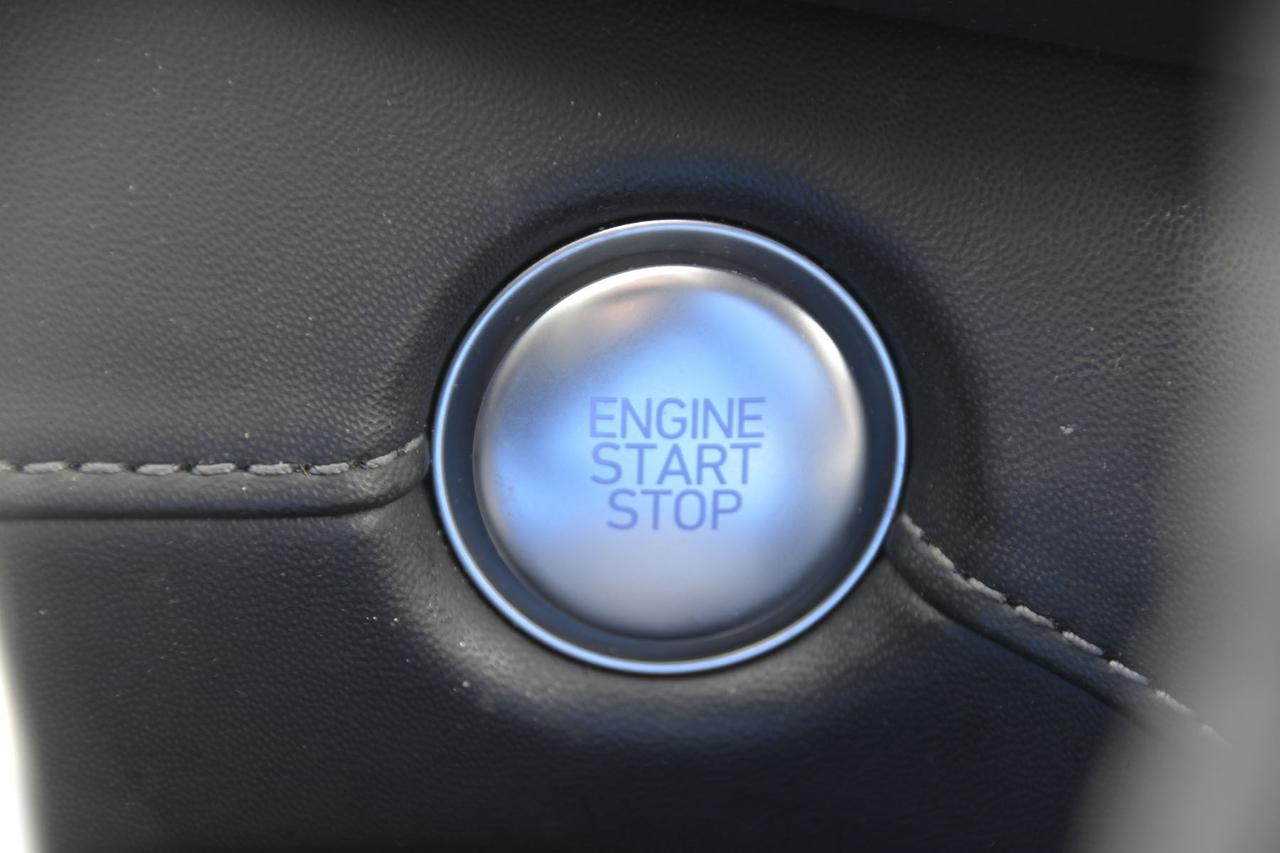 2023 Hyundai Santa Fe Preferred Photo