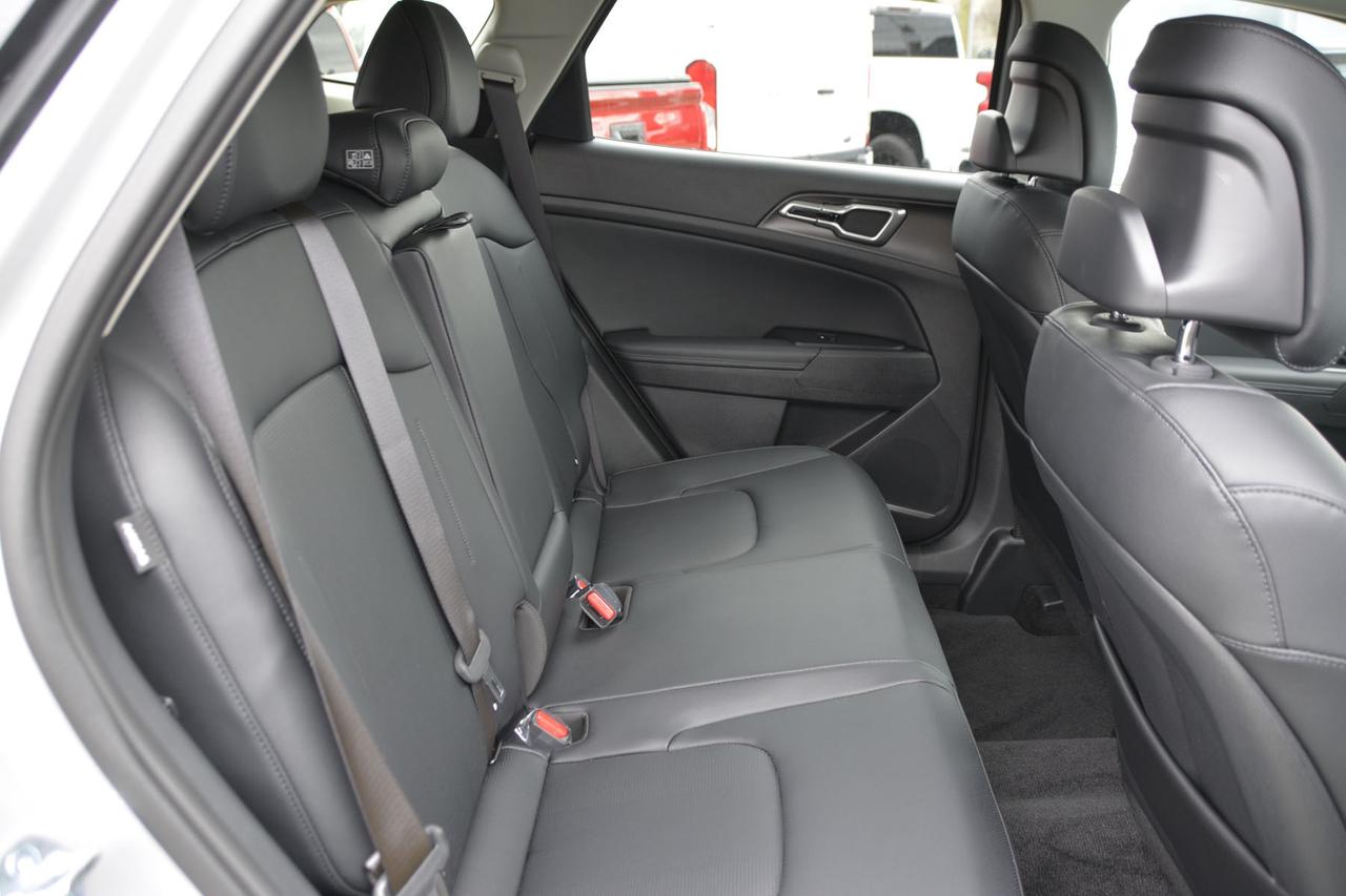 2026 Kia Sportage Hybrid EX Photo