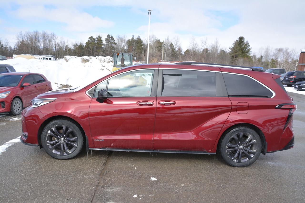 2021 Toyota Sienna 7 PASSENGER Photo