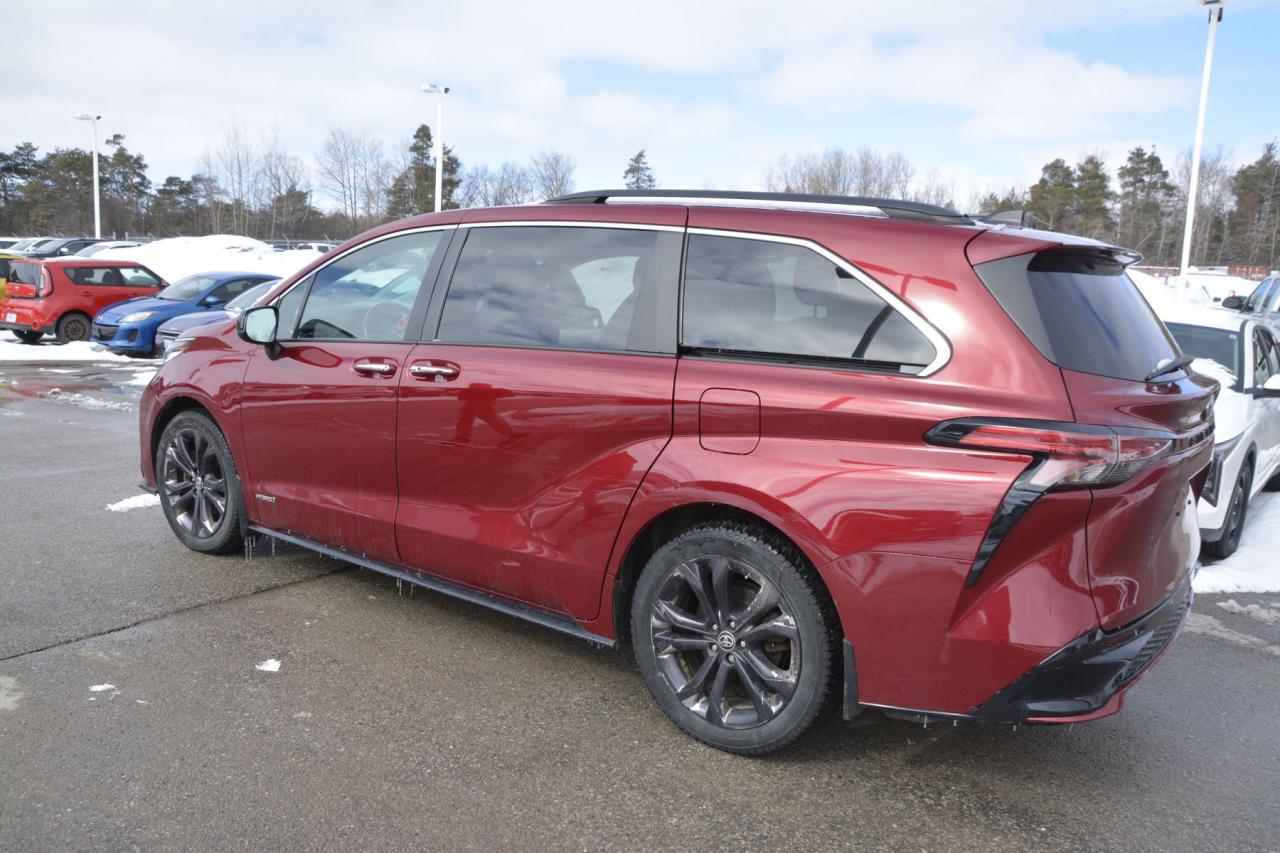 2021 Toyota Sienna 7 PASSENGER Photo2