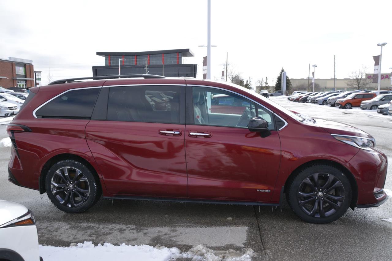 2021 Toyota Sienna 7 PASSENGER Photo