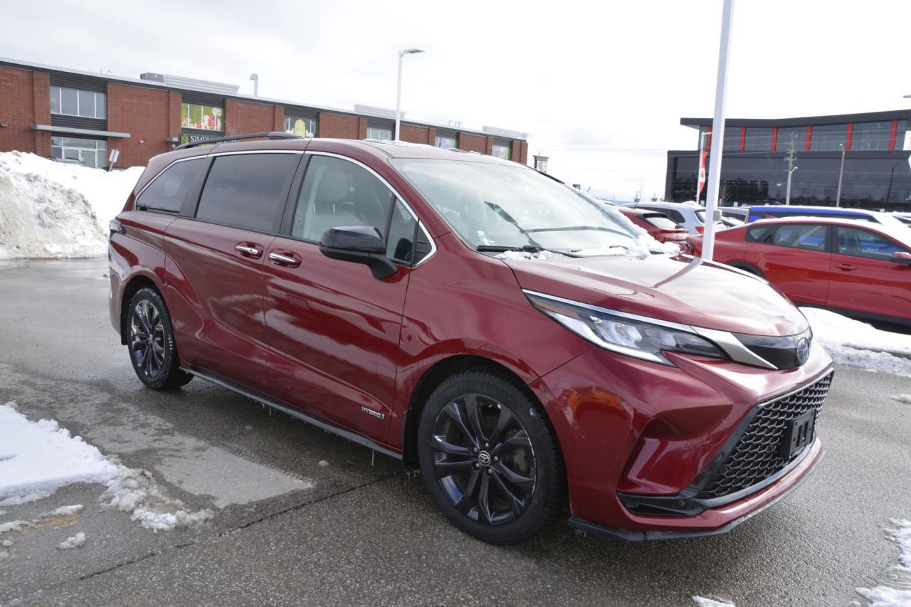 2021 Toyota Sienna 7 PASSENGER Photo