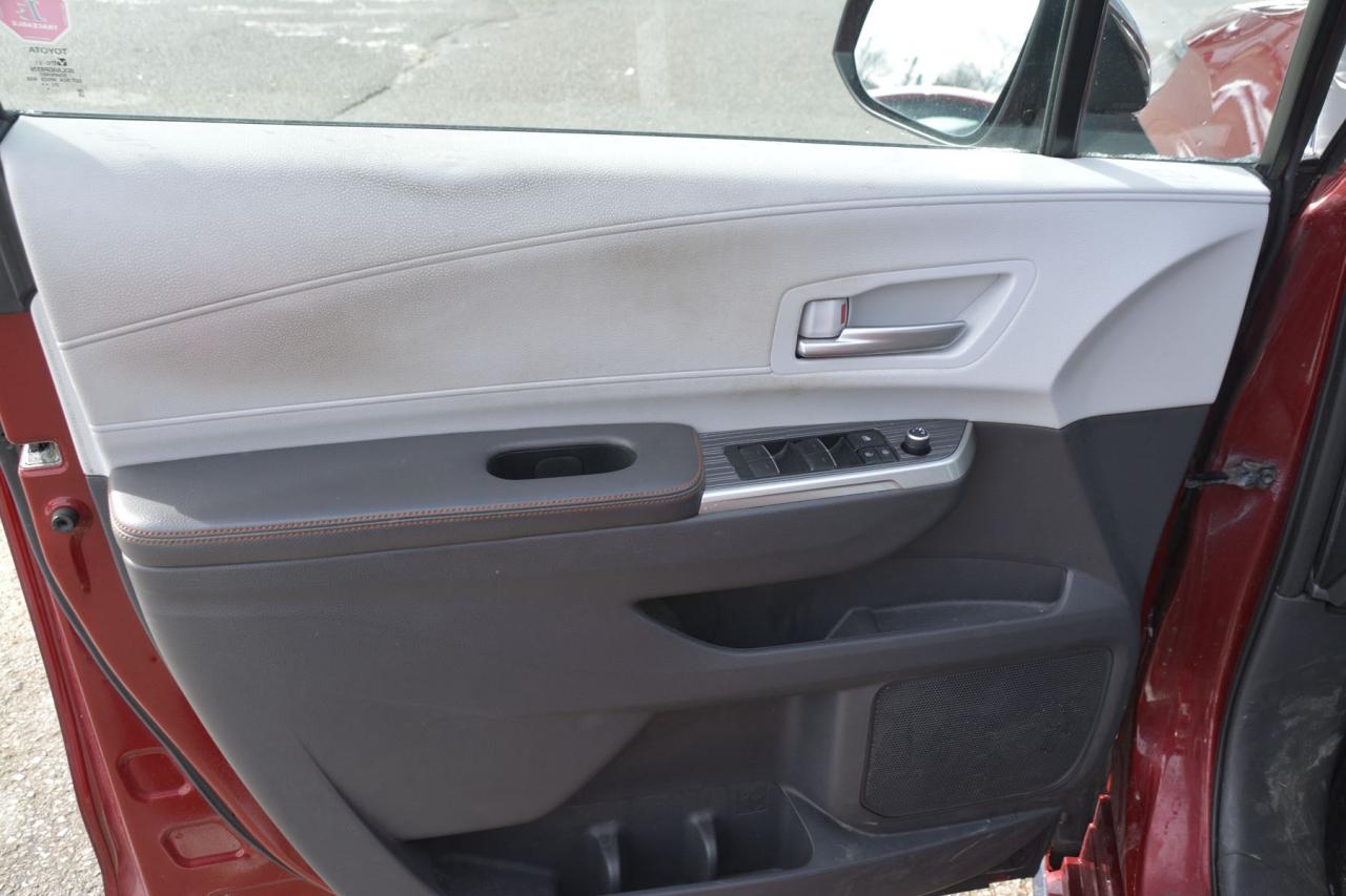 2021 Toyota Sienna 7 PASSENGER Photo