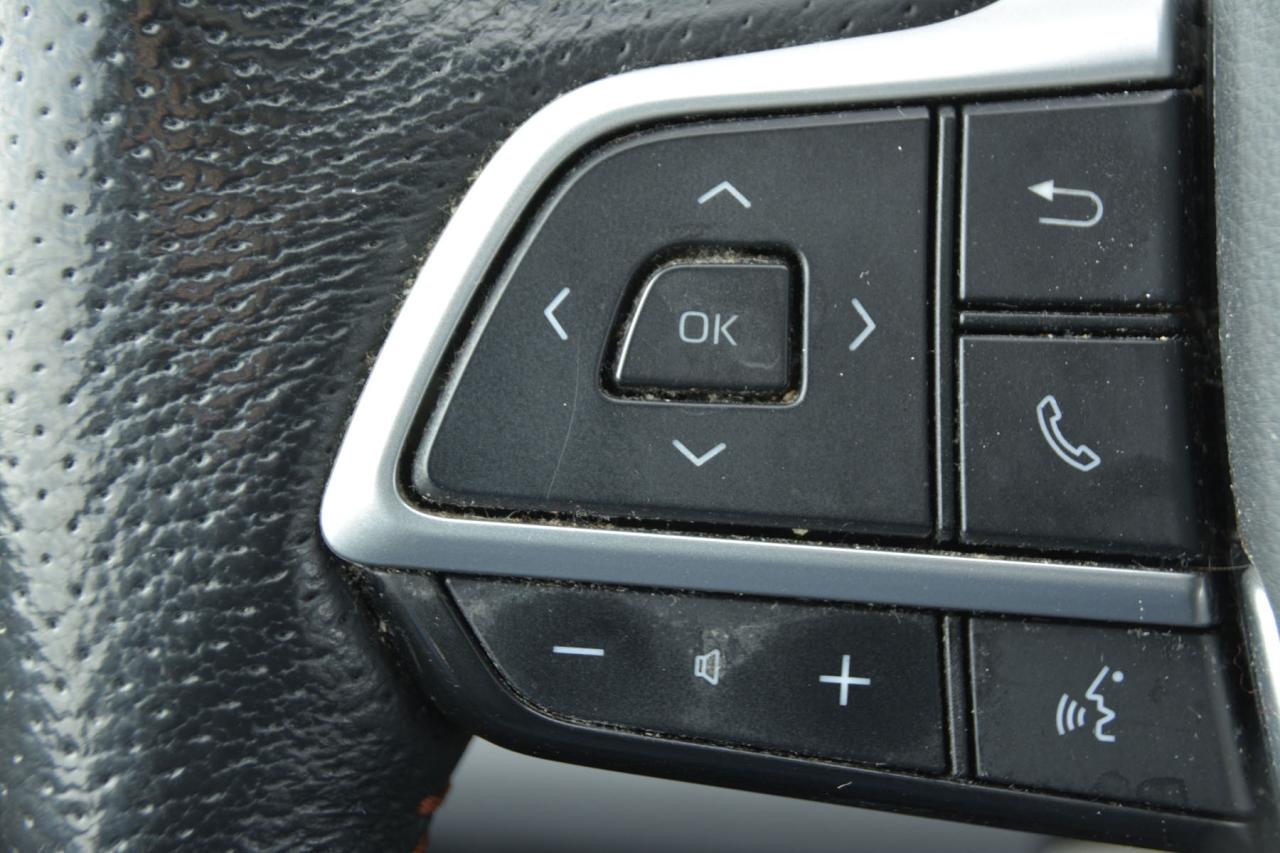 2021 Toyota Sienna 7 PASSENGER Photo