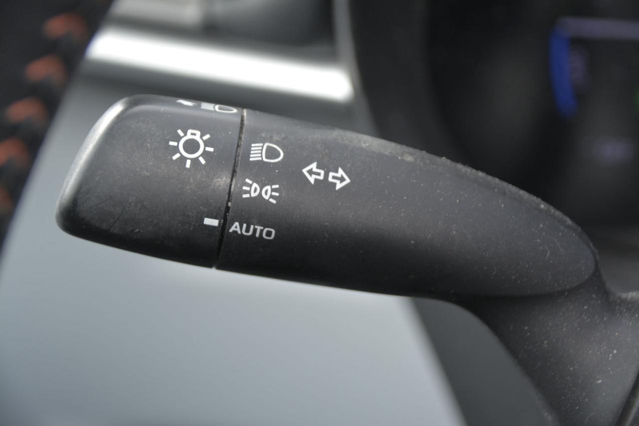 2021 Toyota Sienna 7 PASSENGER Photo