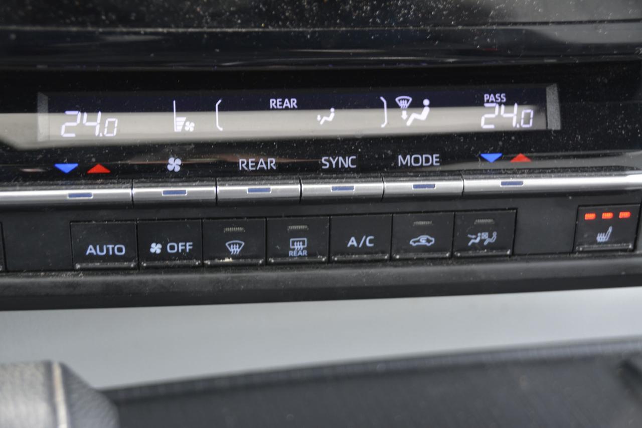 2021 Toyota Sienna 7 PASSENGER Photo