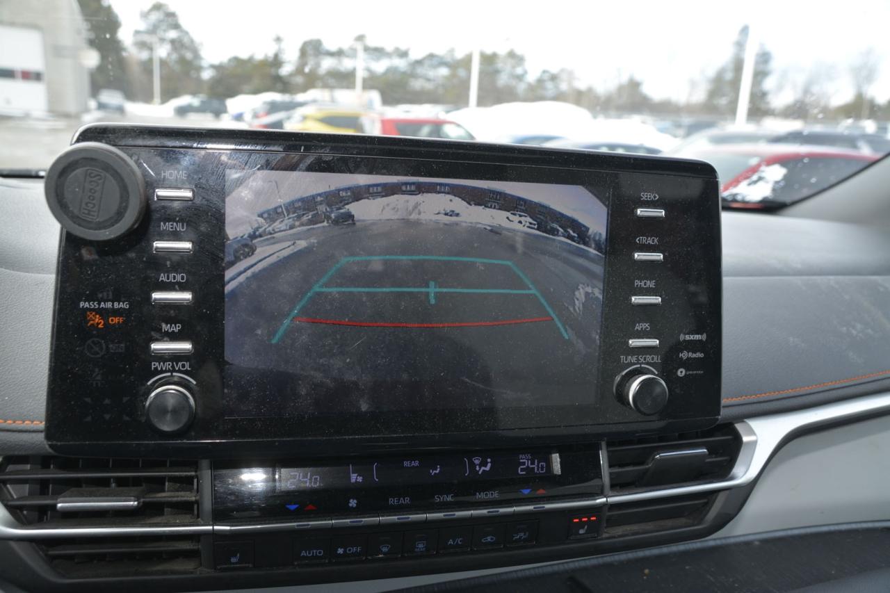 2021 Toyota Sienna 7 PASSENGER Photo