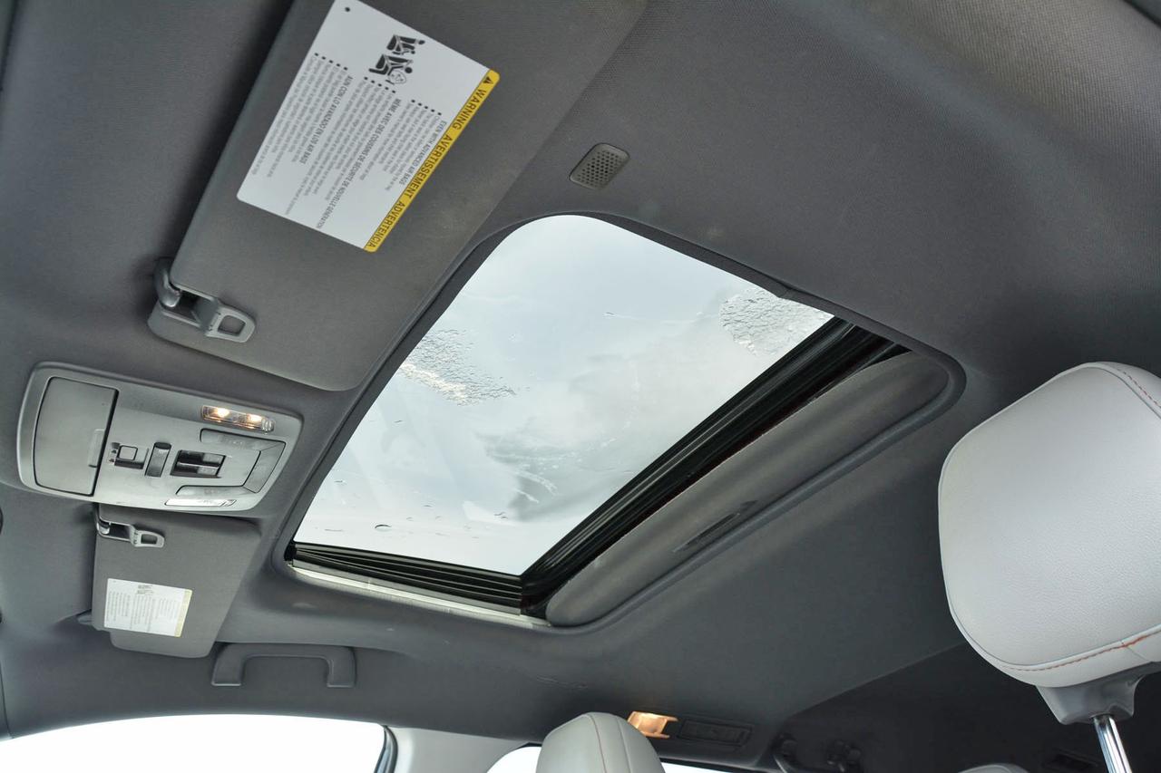2021 Toyota Sienna 7 PASSENGER Photo