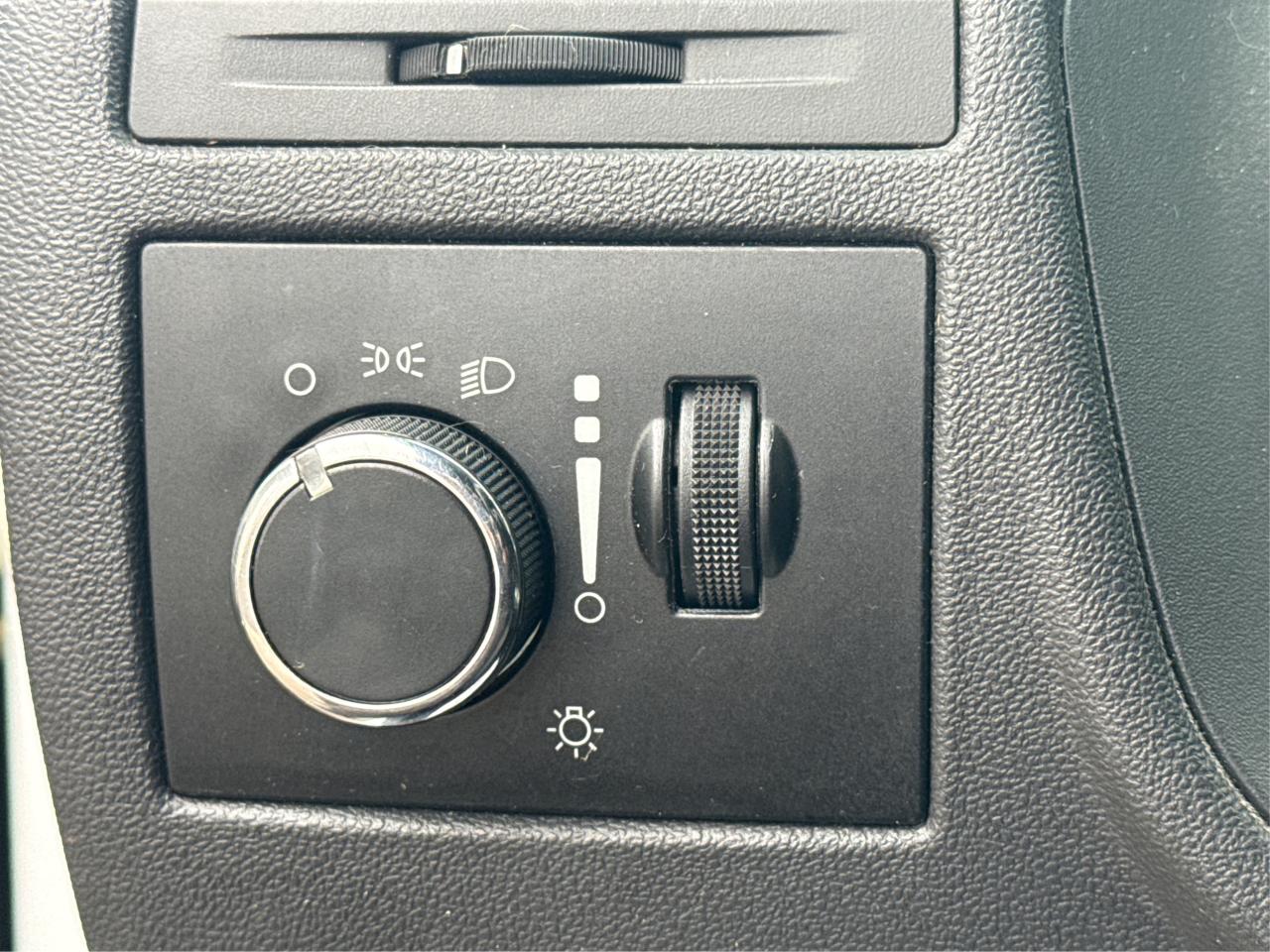 2013 Dodge Challenger SXT APPEARANCE PCKG WE FINANCE ALL CREDIT! Photo