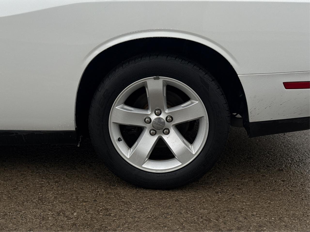 2013 Dodge Challenger SXT APPEARANCE PCKG WE FINANCE ALL CREDIT! Photo