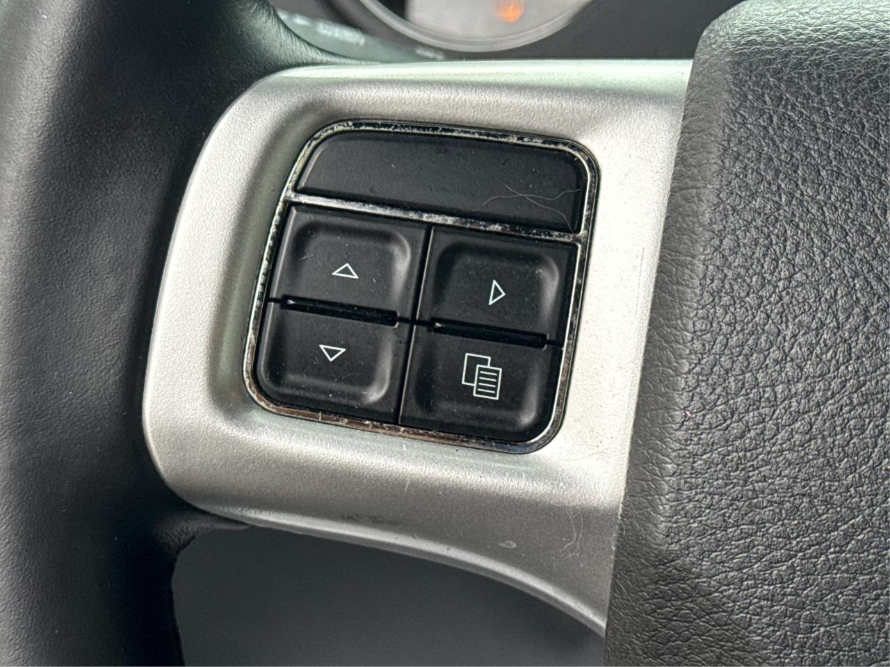 2013 Dodge Challenger SXT APPEARANCE PCKG WE FINANCE ALL CREDIT! Photo