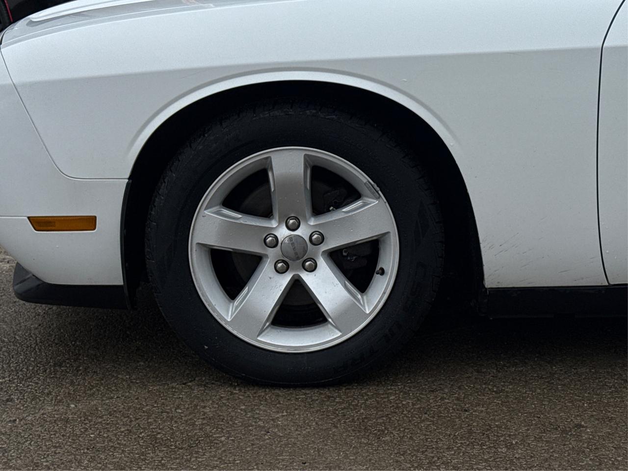 2013 Dodge Challenger SXT APPEARANCE PCKG WE FINANCE ALL CREDIT! Photo