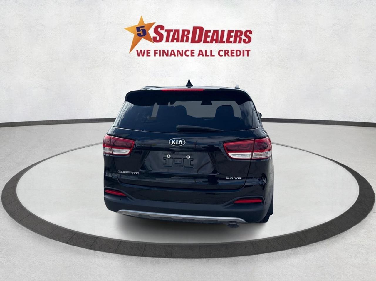 2018 Kia Sorento LEATHER SUNROOF HEATED SEATS WE FINANCE ALL CREDIT Photo