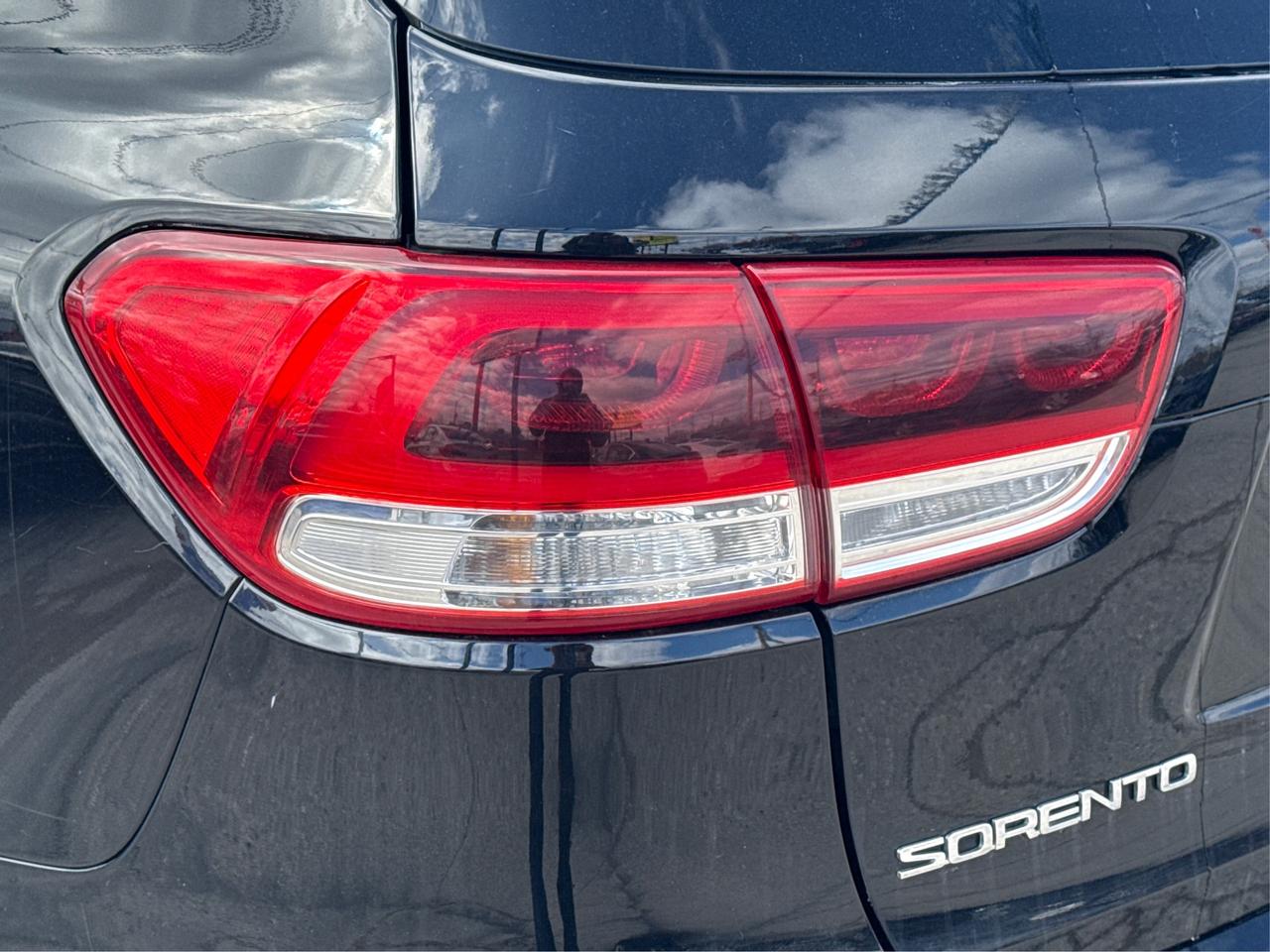 2018 Kia Sorento LEATHER SUNROOF HEATED SEATS WE FINANCE ALL CREDIT Photo