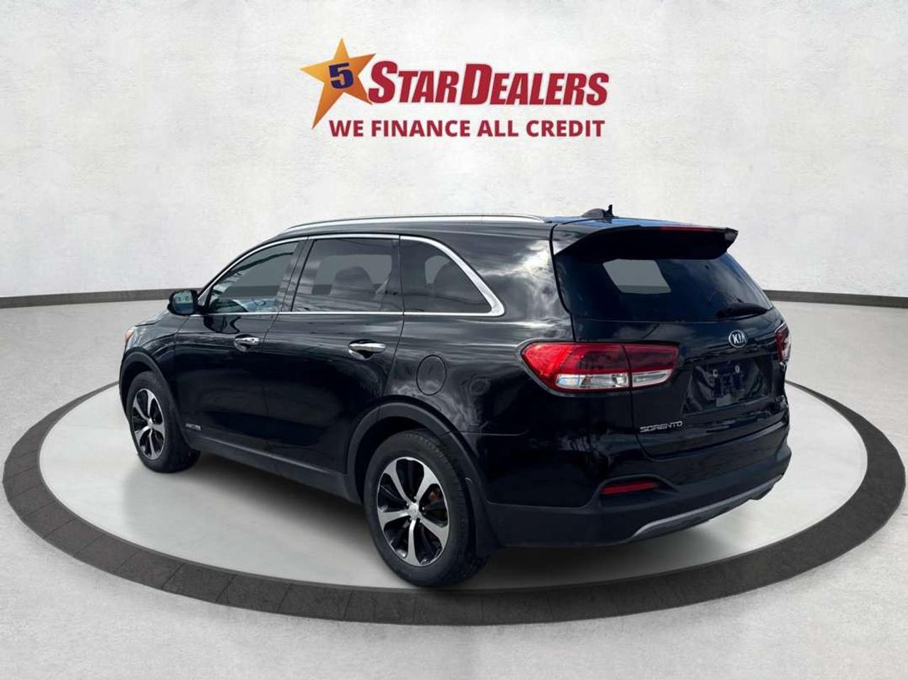2018 Kia Sorento LEATHER SUNROOF HEATED SEATS WE FINANCE ALL CREDIT Photo