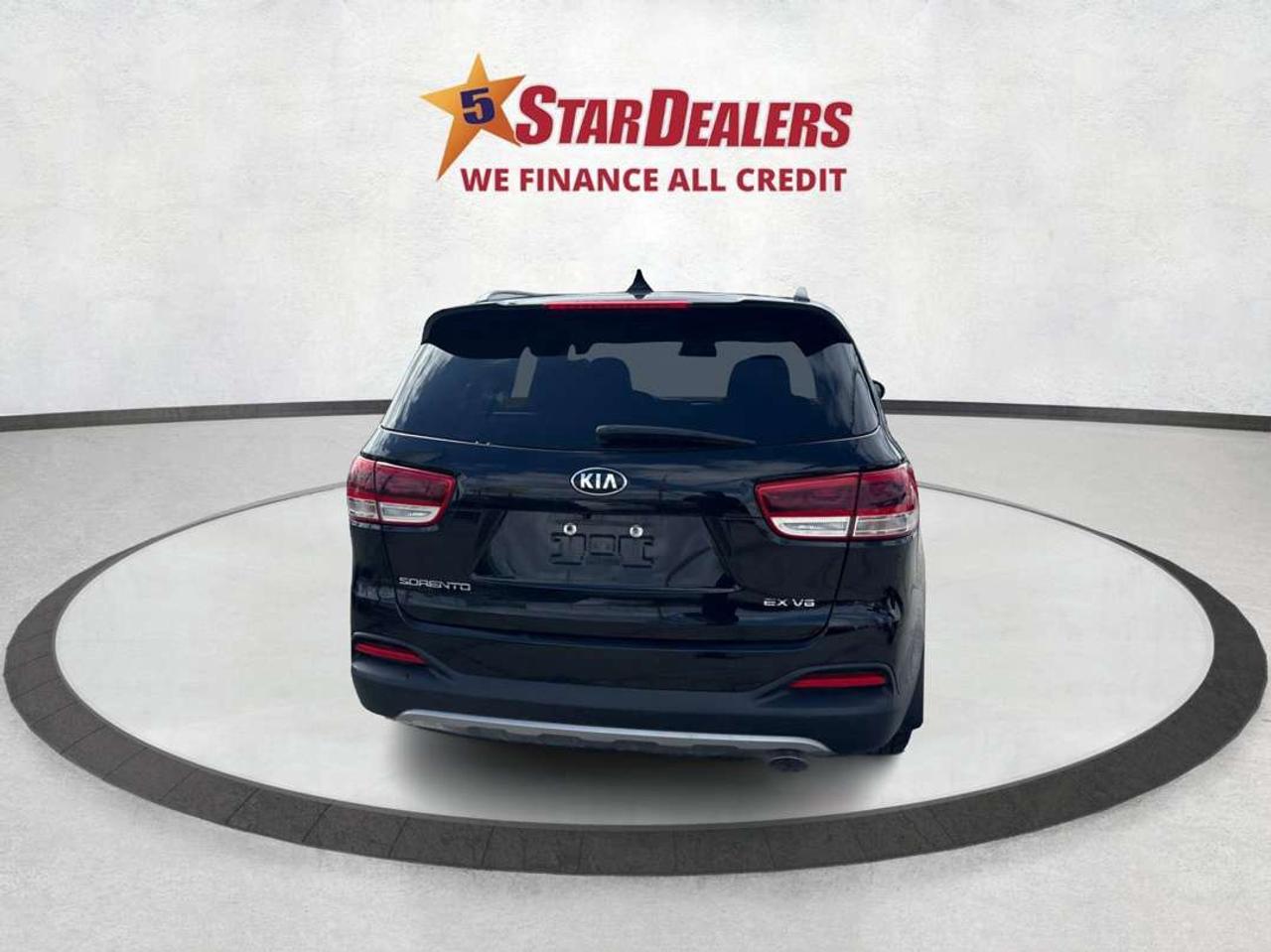 2018 Kia Sorento LEATHER SUNROOF HEATED SEATS WE FINANCE ALL CREDIT Photo