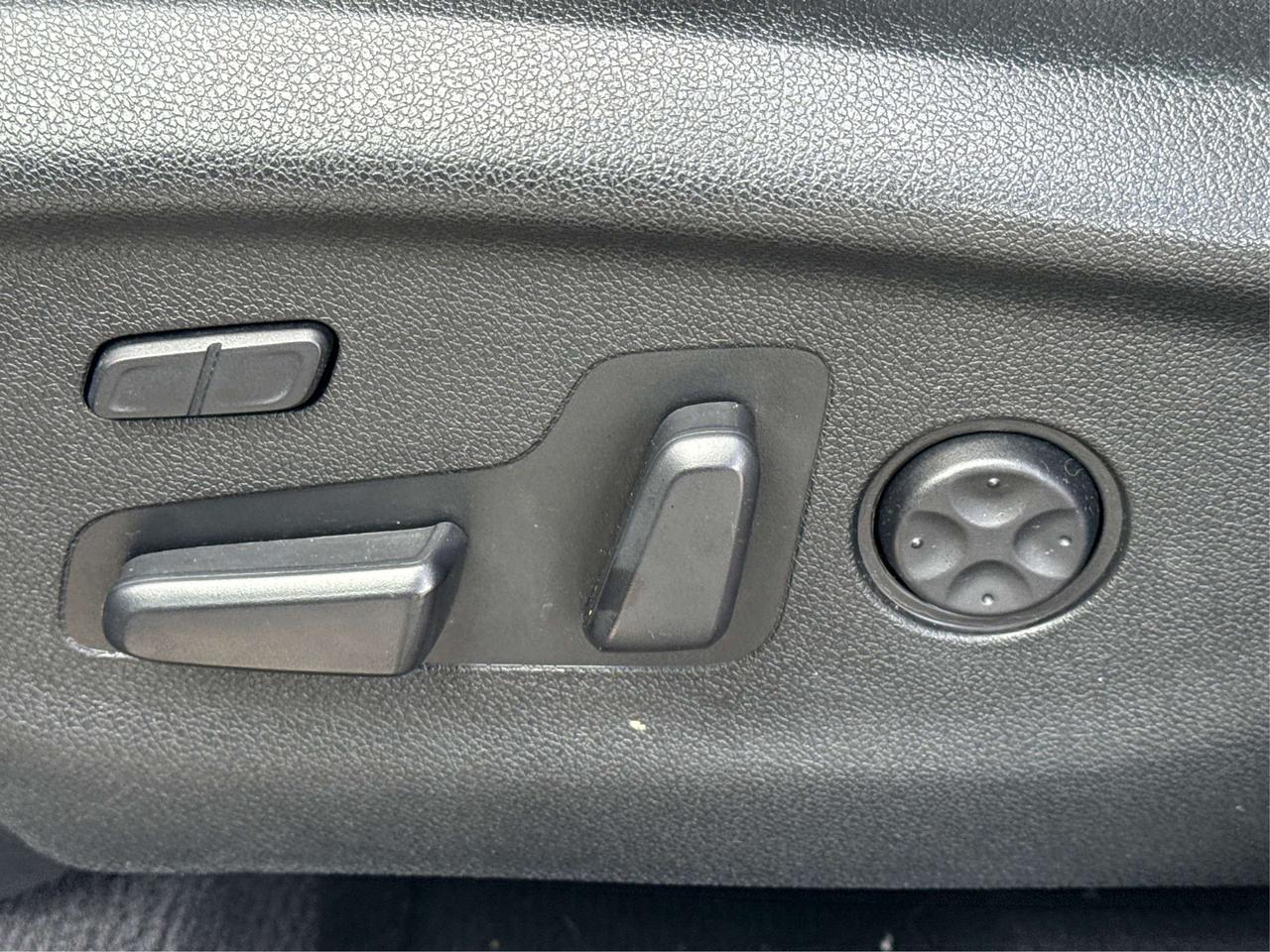2018 Kia Sorento LEATHER SUNROOF HEATED SEATS WE FINANCE ALL CREDIT Photo