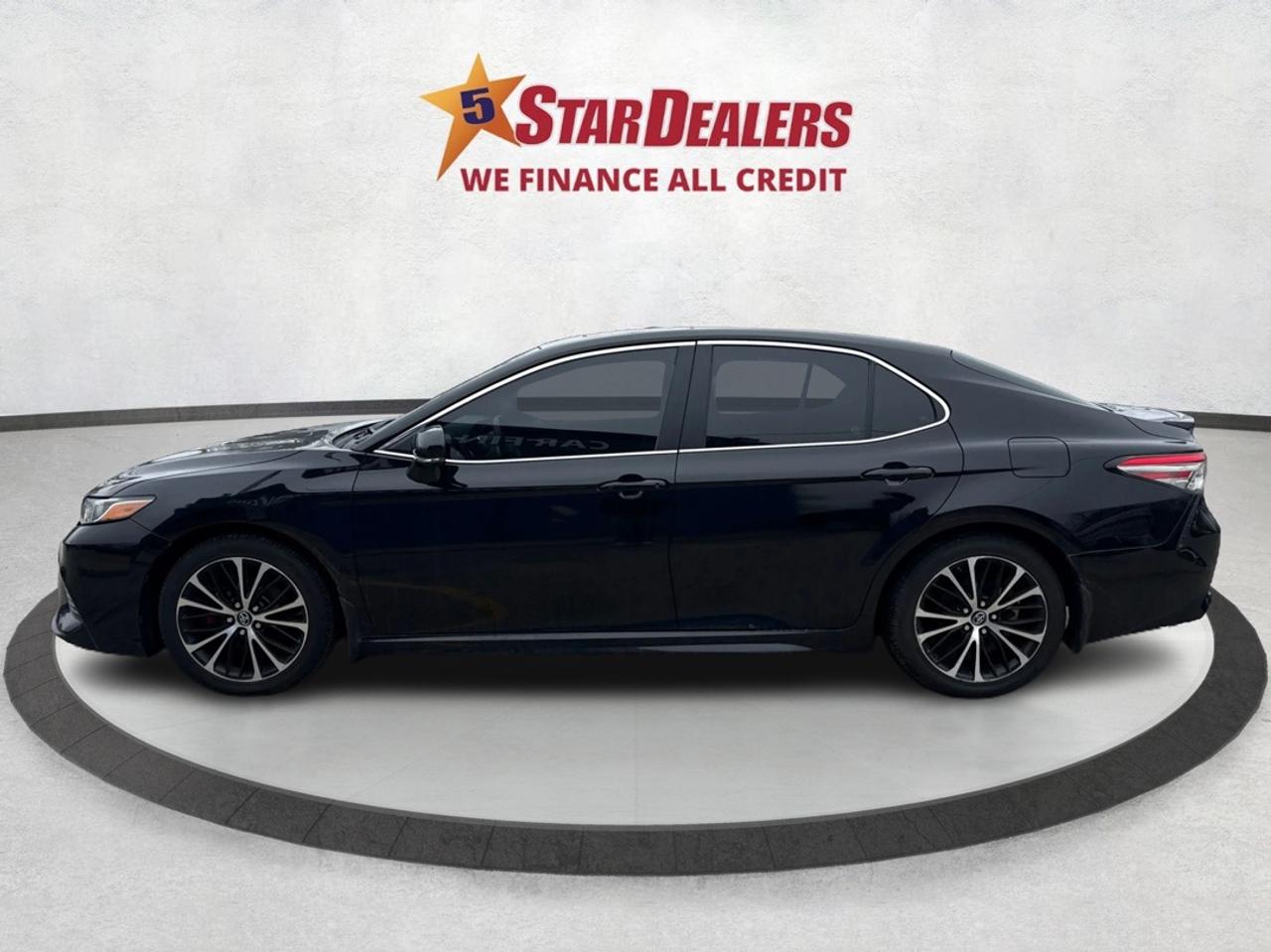 2019 Toyota Camry NAV LEATHER SUNROOF LOADED! WE FINANCE ALL CREDIT Photo3
