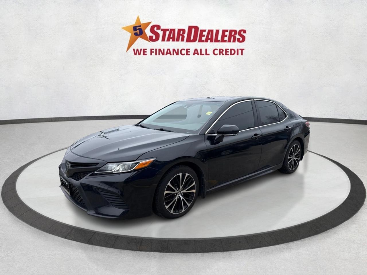 2019 Toyota Camry NAV LEATHER SUNROOF LOADED! WE FINANCE ALL CREDIT Photo2