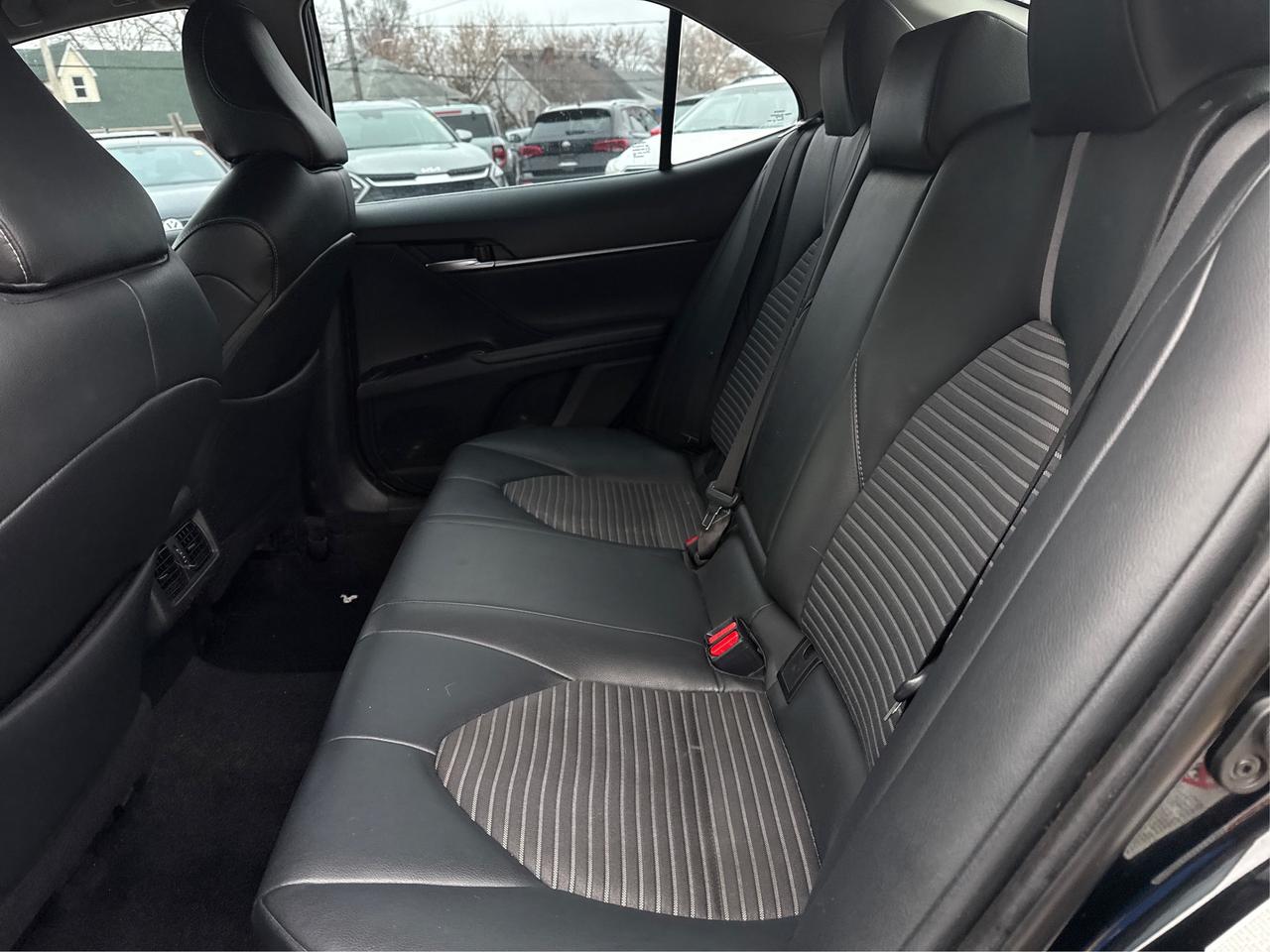 2019 Toyota Camry NAV LEATHER SUNROOF LOADED! WE FINANCE ALL CREDIT Photo