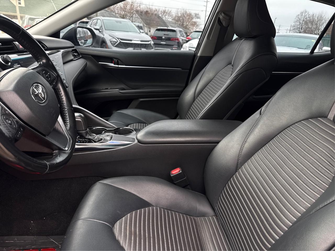 2019 Toyota Camry NAV LEATHER SUNROOF LOADED! WE FINANCE ALL CREDIT Photo