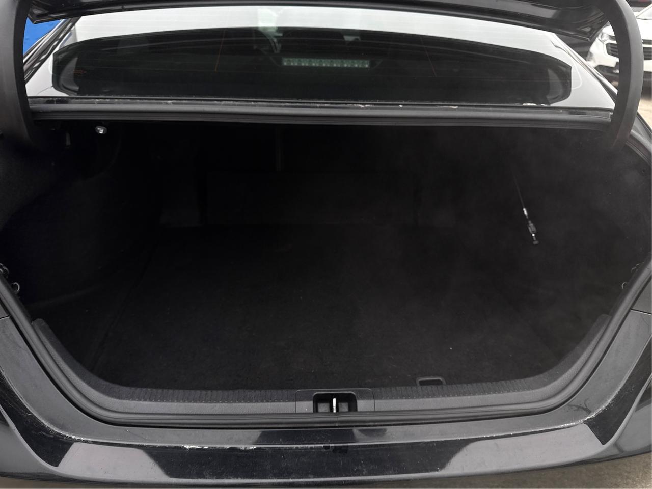 2019 Toyota Camry NAV LEATHER SUNROOF LOADED! WE FINANCE ALL CREDIT Photo