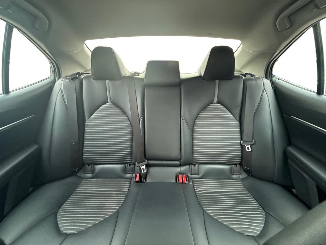 2019 Toyota Camry NAV LEATHER SUNROOF LOADED! WE FINANCE ALL CREDIT Photo