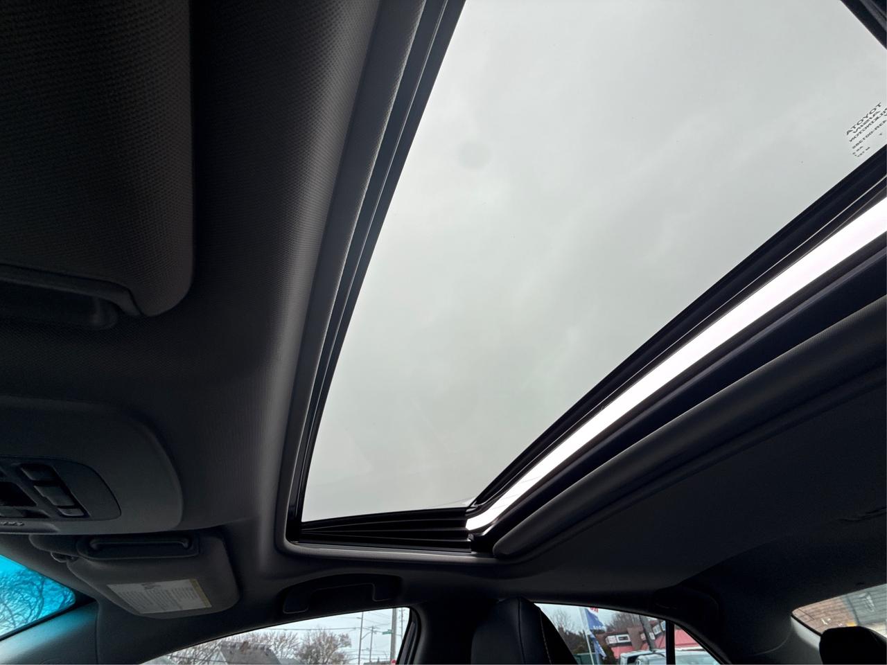 2019 Toyota Camry NAV LEATHER SUNROOF LOADED! WE FINANCE ALL CREDIT Photo