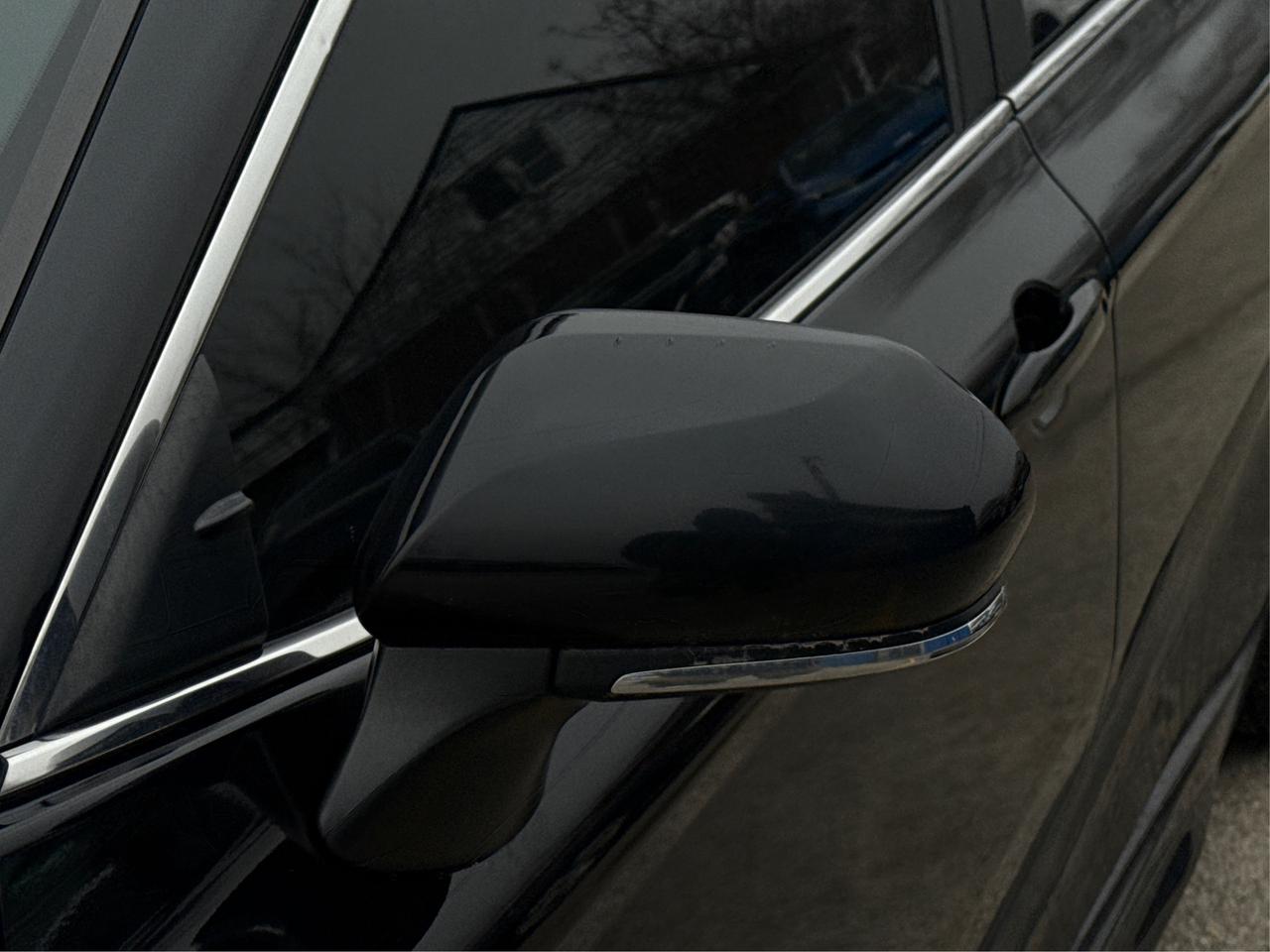 2019 Toyota Camry NAV LEATHER SUNROOF LOADED! WE FINANCE ALL CREDIT Photo