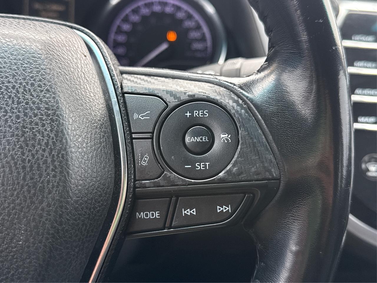 2019 Toyota Camry NAV LEATHER SUNROOF LOADED! WE FINANCE ALL CREDIT Photo